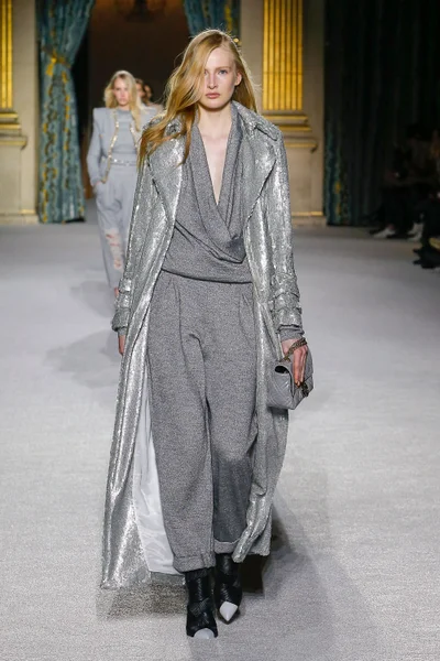 Look 12